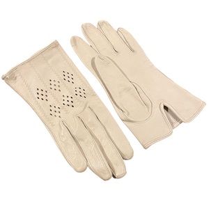 48. Cream Off-White Ivory Kid Leather 1960s Vintage Gloves Antique Ladies Sz 7.5